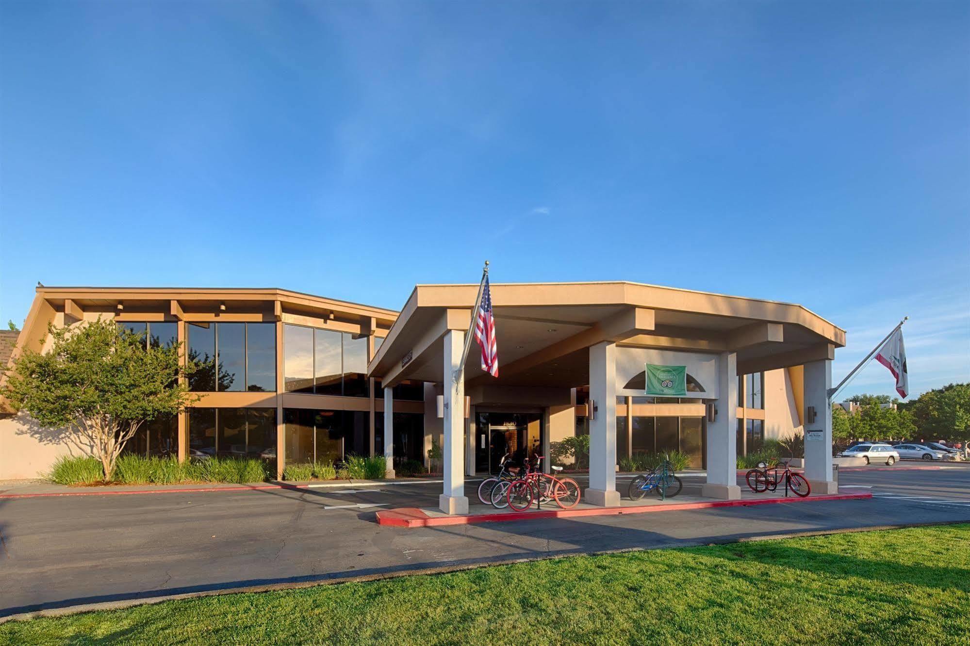 Red Lion Hotel Redding Exterior foto